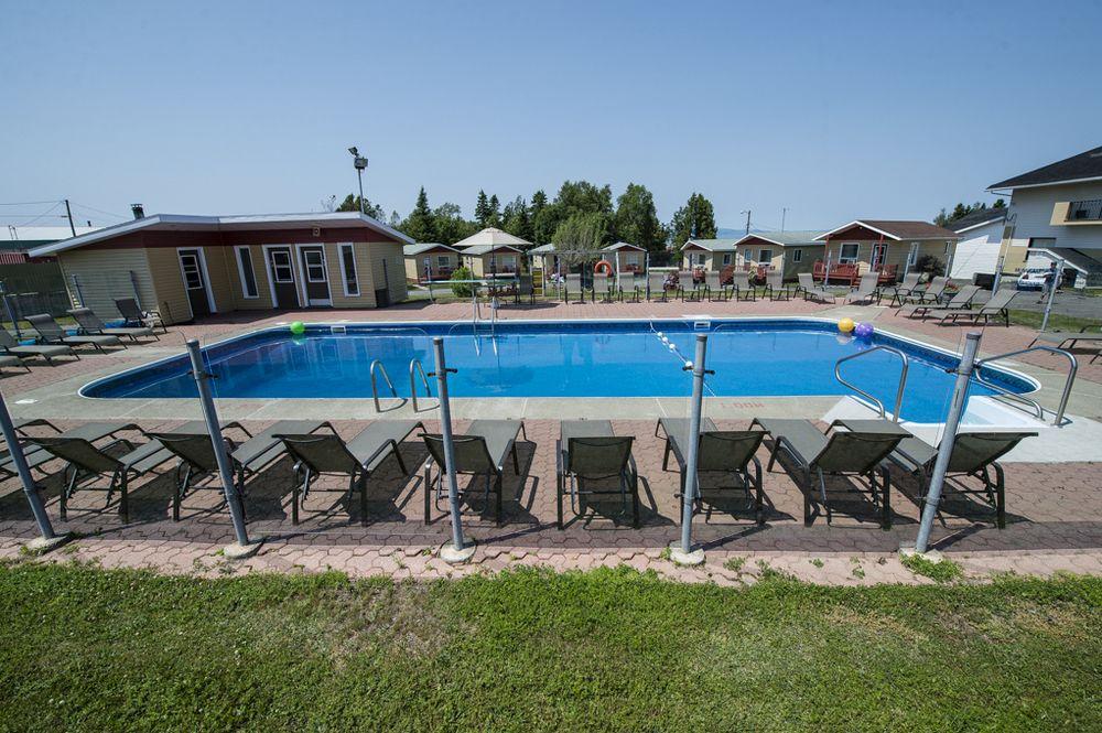 Days Inn By Wyndham Rivière-du-Loup Exteriör bild