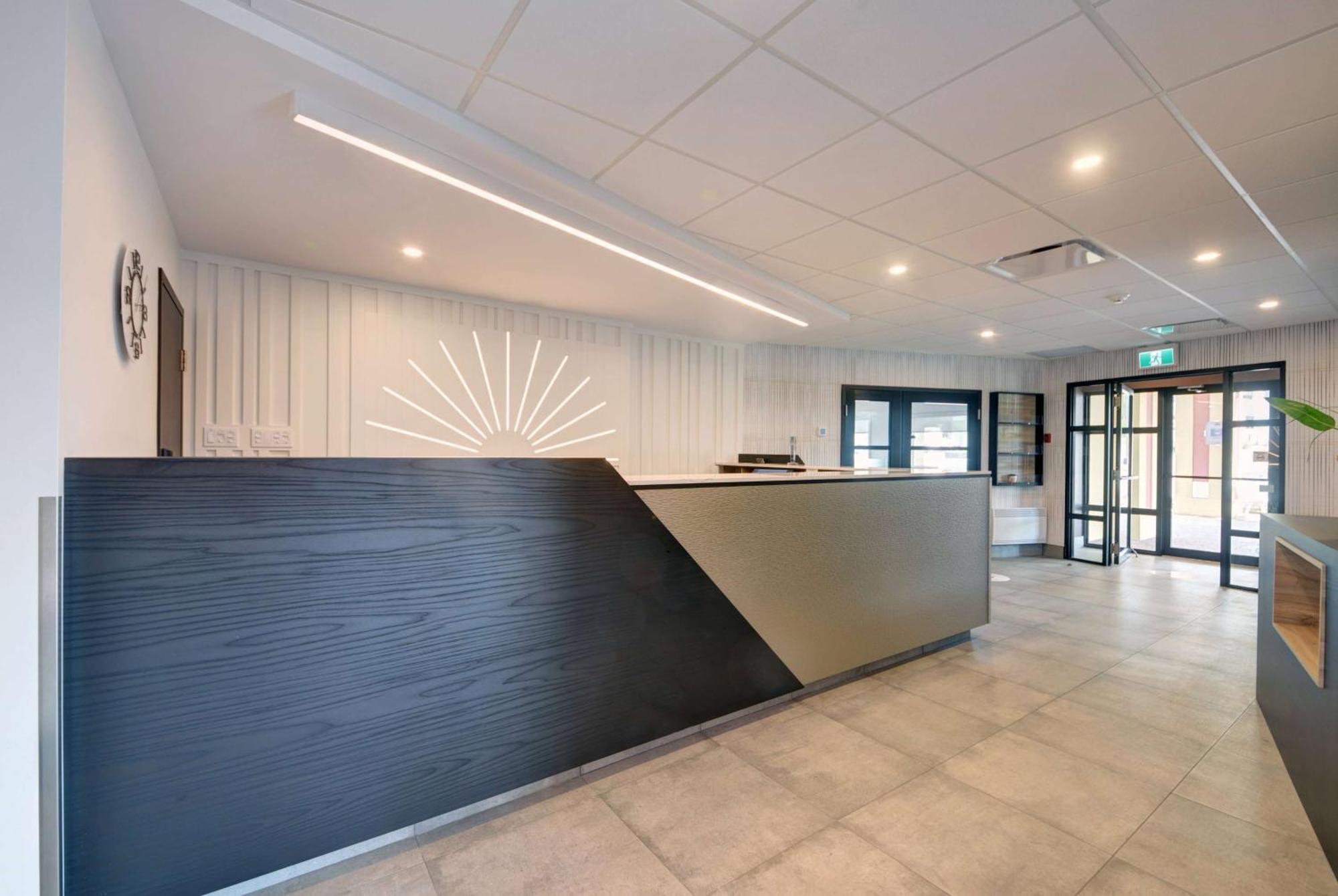 Days Inn By Wyndham Rivière-du-Loup Exteriör bild